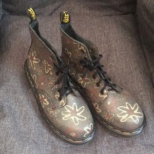 Floral Graffiti Doc Martin Lace-Up Boots — Sz 7